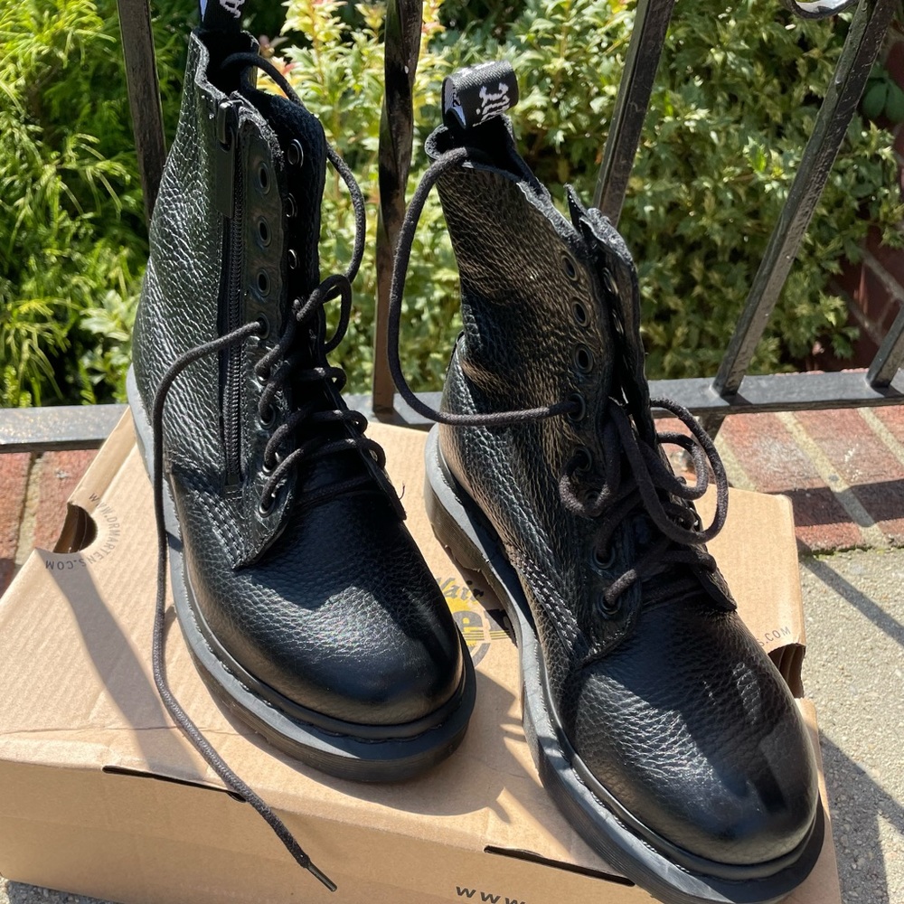 All weather black boots